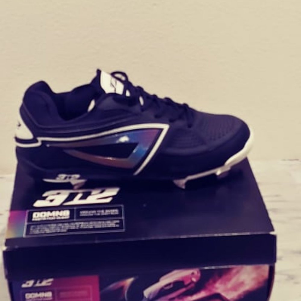 3N2 Softball Shoes NIB